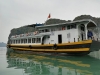 In crociera nella baia di Ha Long, navigando tra faraglioni ed isolotti